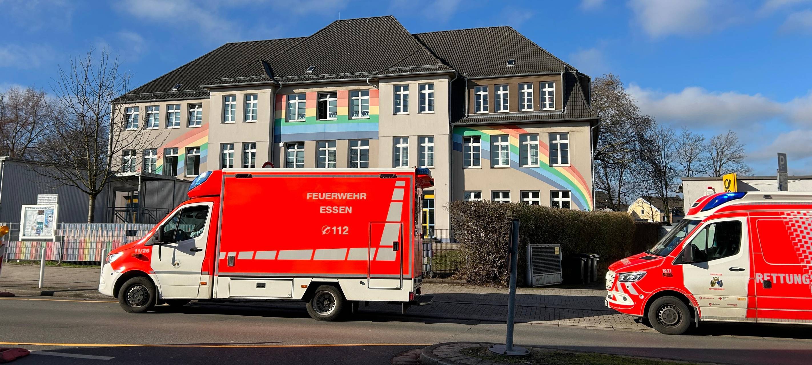 Notarzt an Grundschule in Essen - Pfefferspray versprüht