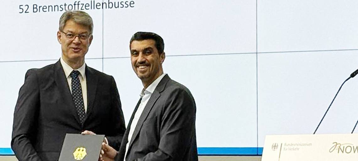 Bundesverkehrsminister Patrick Schnieder mit Ruhrbahn-Geschäftsführer Ahmet Avsar.