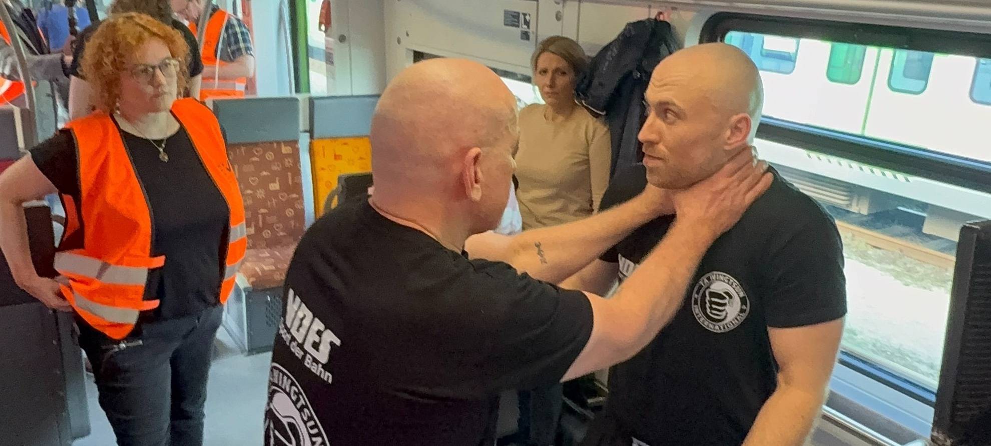 "Jeder Übergriff ist ein Übergriff zu viel": Sicherheitstraining in Essen für Zugbegleiterinnen und Zugbegleiter