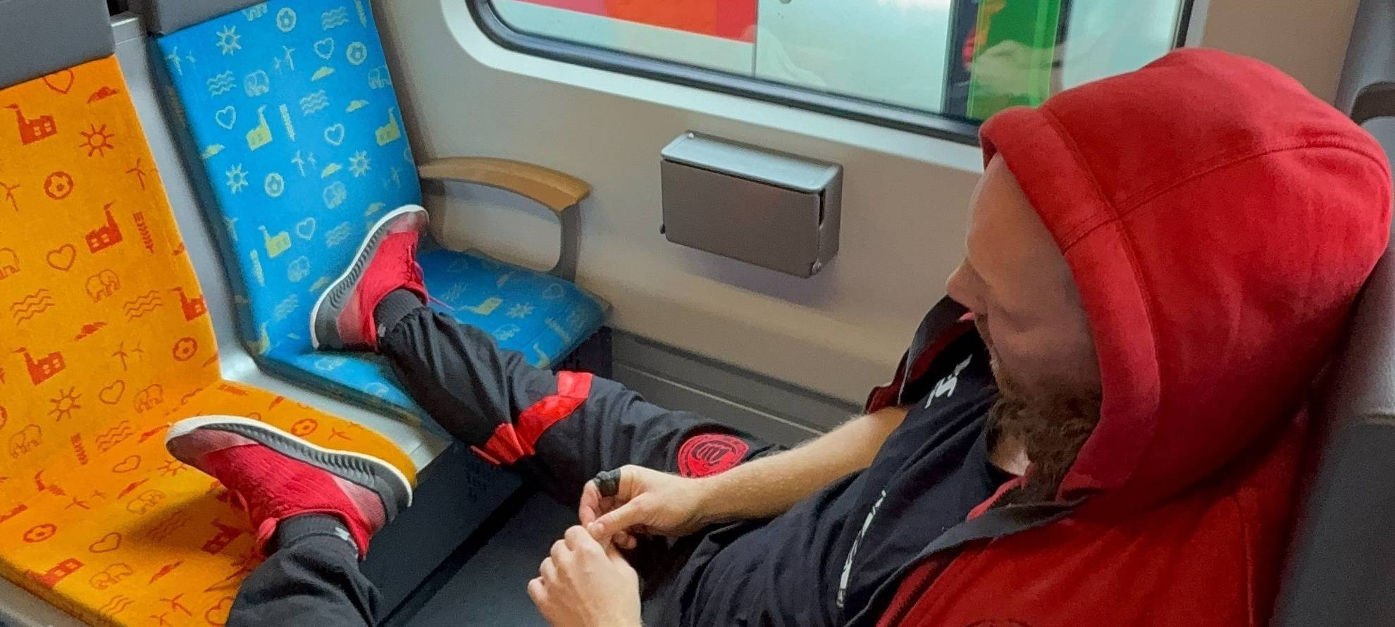 "Jeder Übergriff ist ein Übergriff zu viel": Sicherheitstraining in Essen für Zugbegleiterinnen und Zugbegleiter