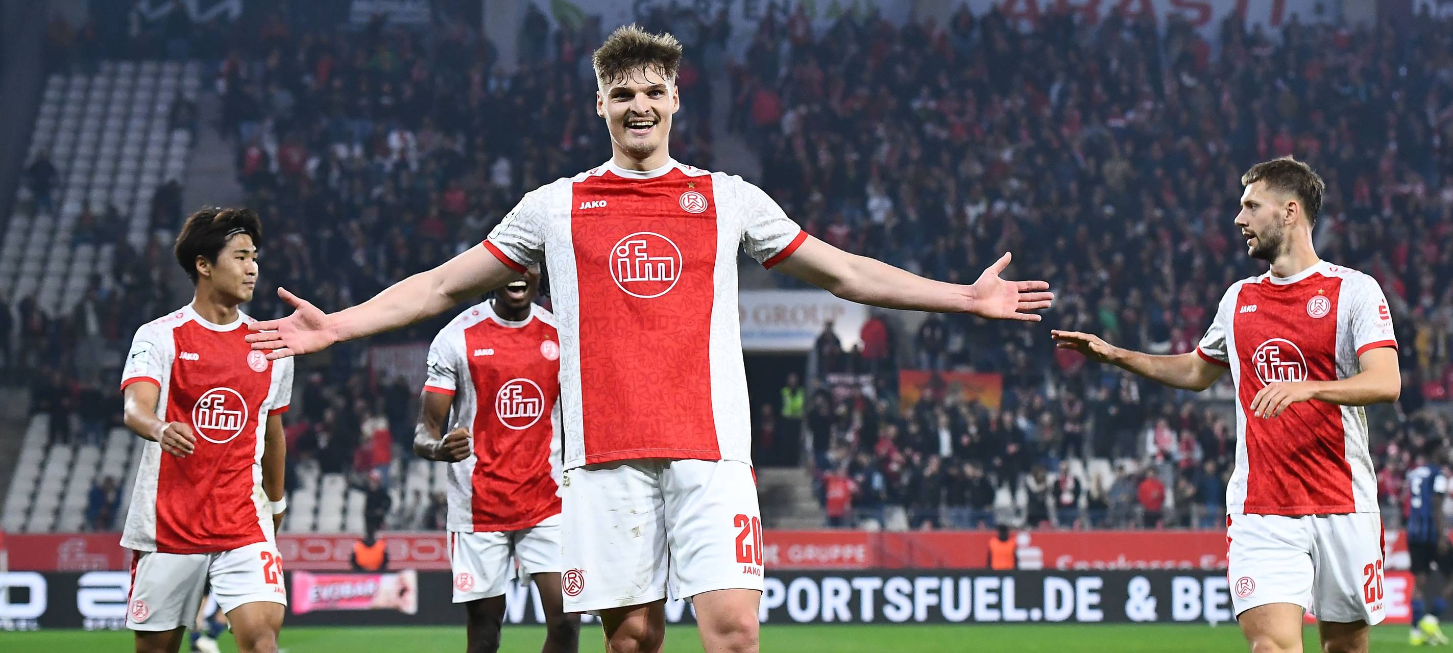 Rot-Weiss Essen mit Spektakel gegen Aue