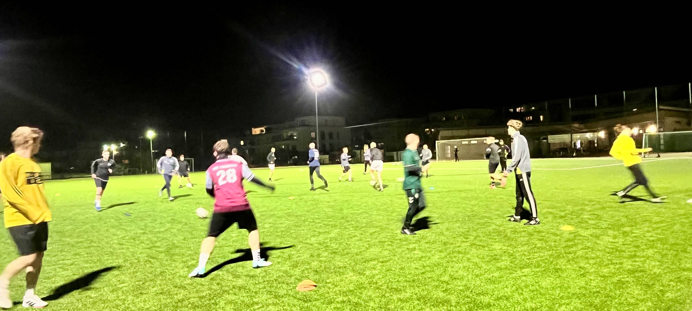 Fußballer aus Essen spielen in China in großem Stadion