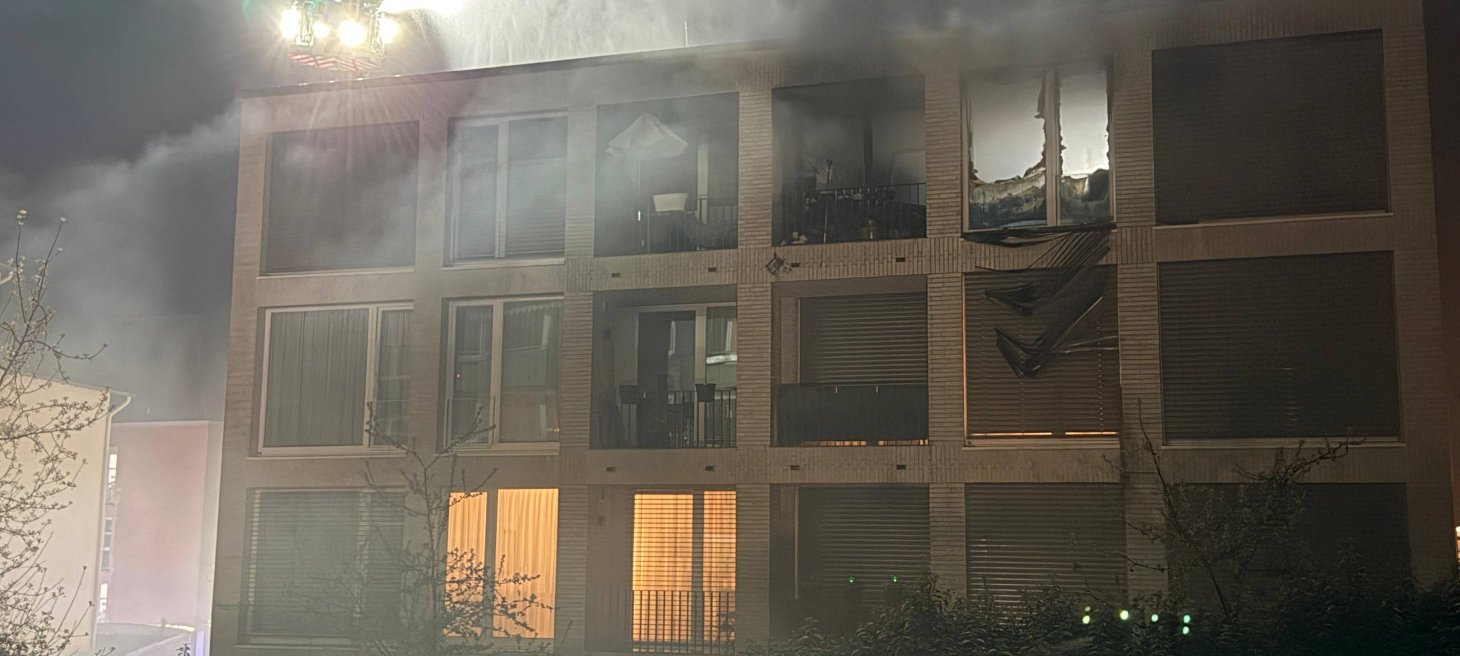 Brand in Essen: Feuerwehr warnt vor Rauchgasen