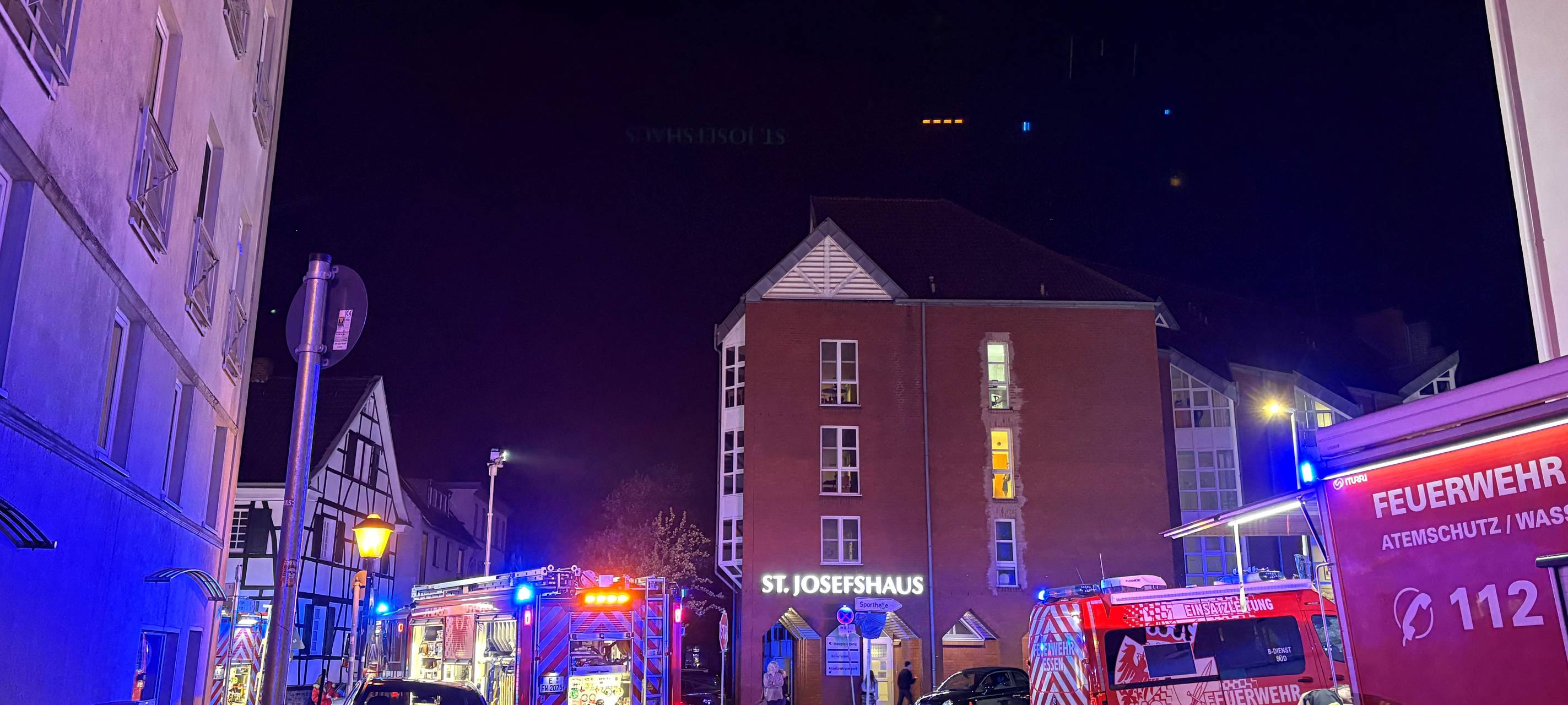 Brand in Essen: Feuerwehr warnt vor Rauchgasen