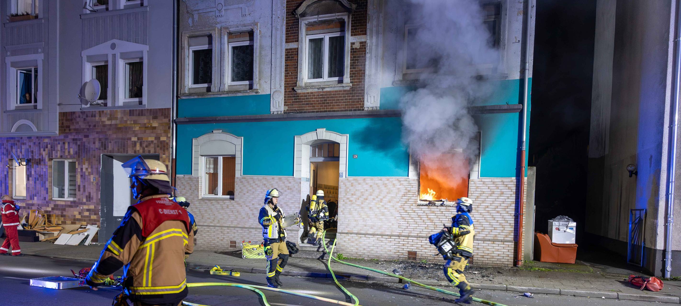 Kind in Essen aus brennender Wohnung gerettet