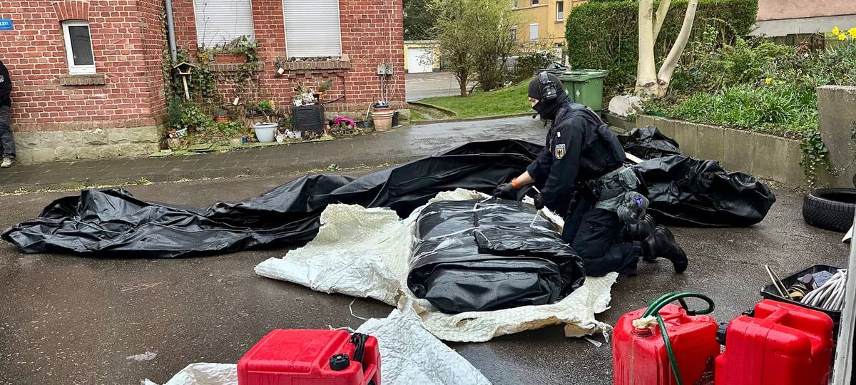 Europol in Essen im Einsatz - Razzia gegen Schleuserkriminalität