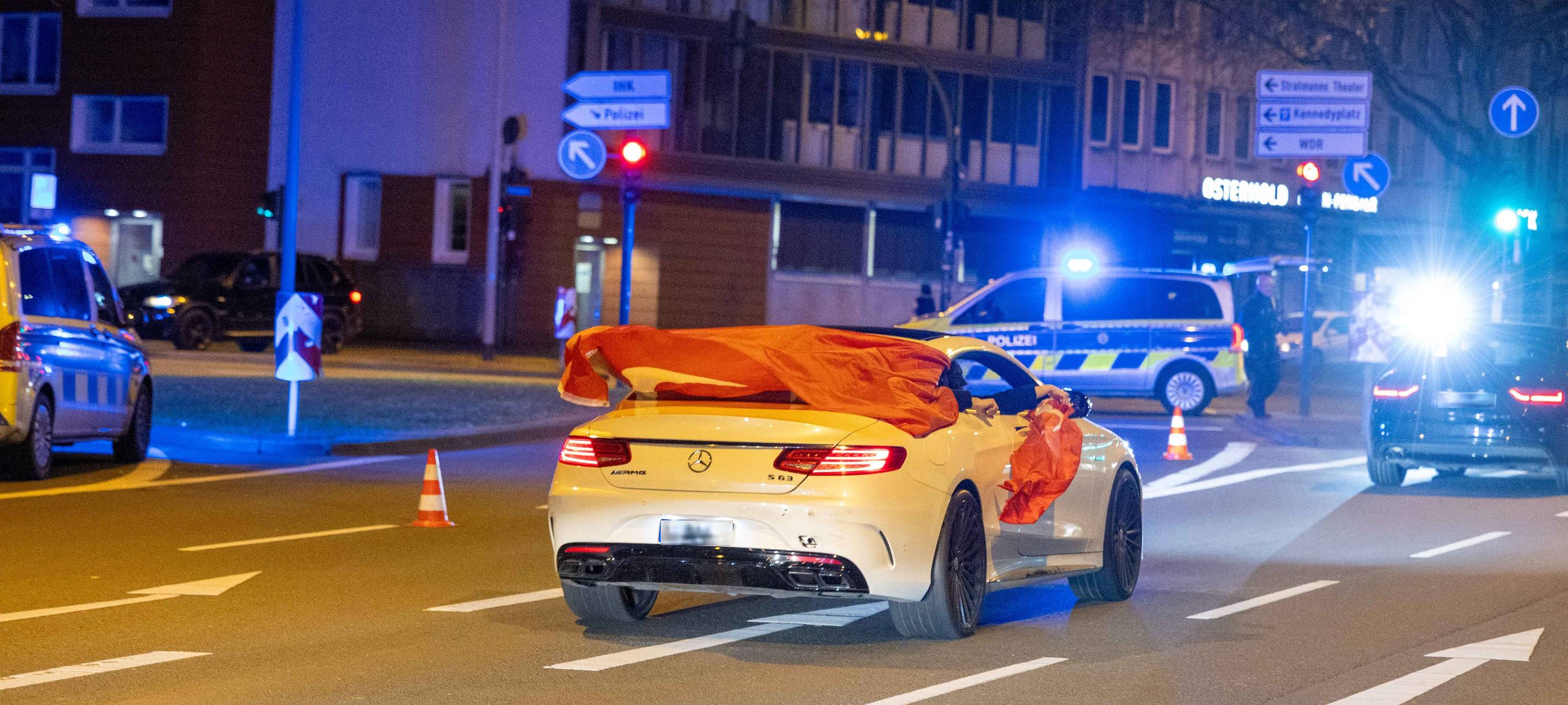 Autokorso in Essen - Türken feiern nach Fußballspiel