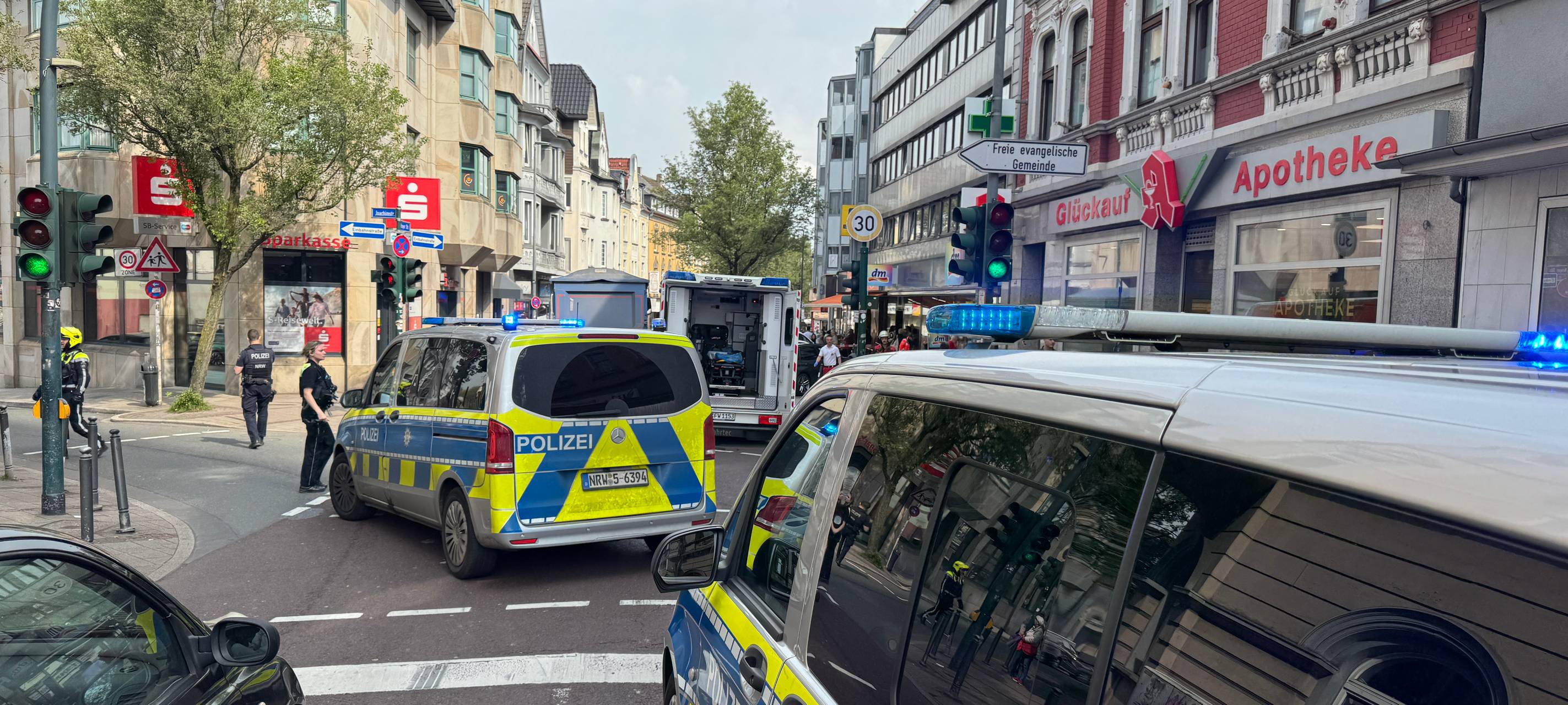 Schwerer Unfall in Essen - Fußgängerin angefahren