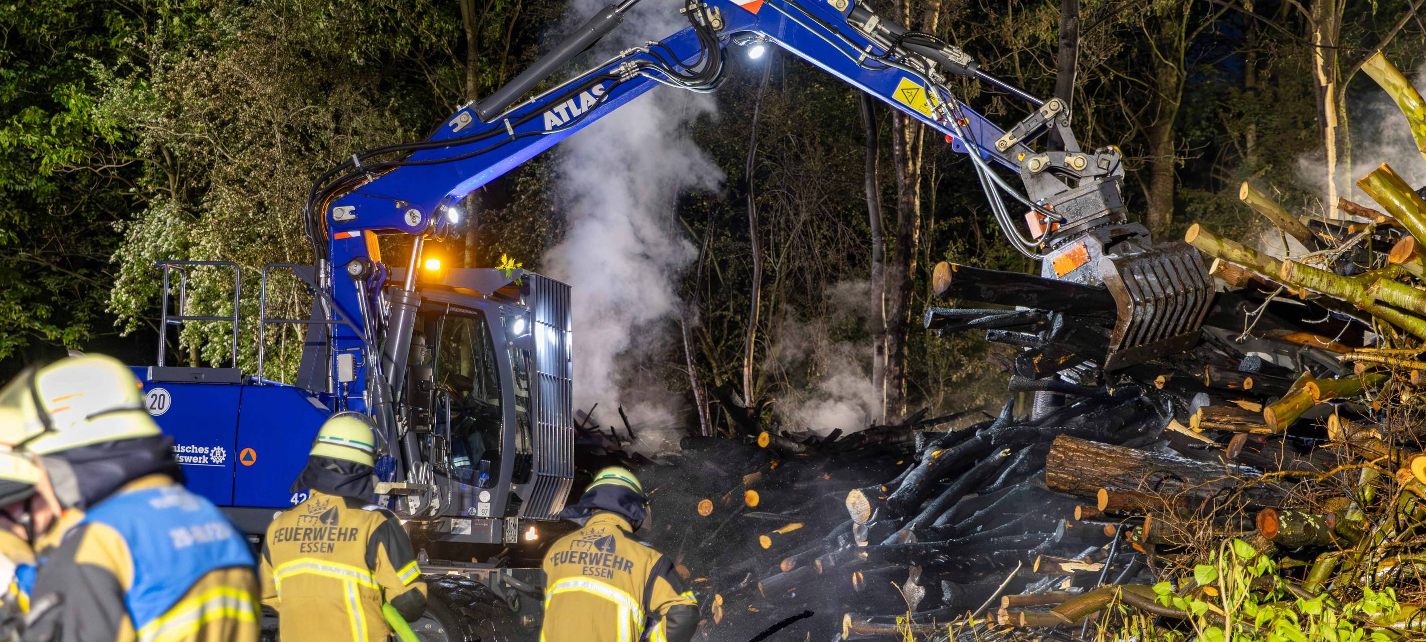 Mehrere Brände in Essen: Gartenlauben in Flammen