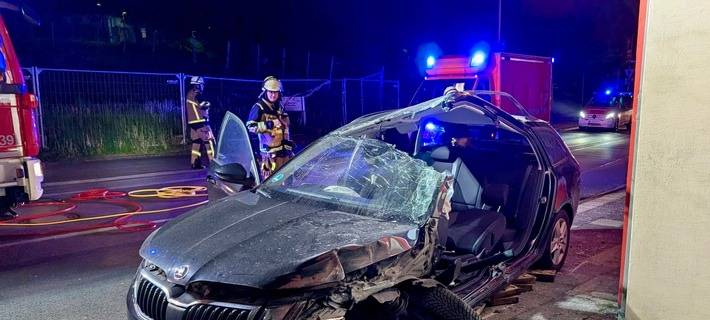 Der PKW nach der technischen Rettung durch die Feuerwehr.