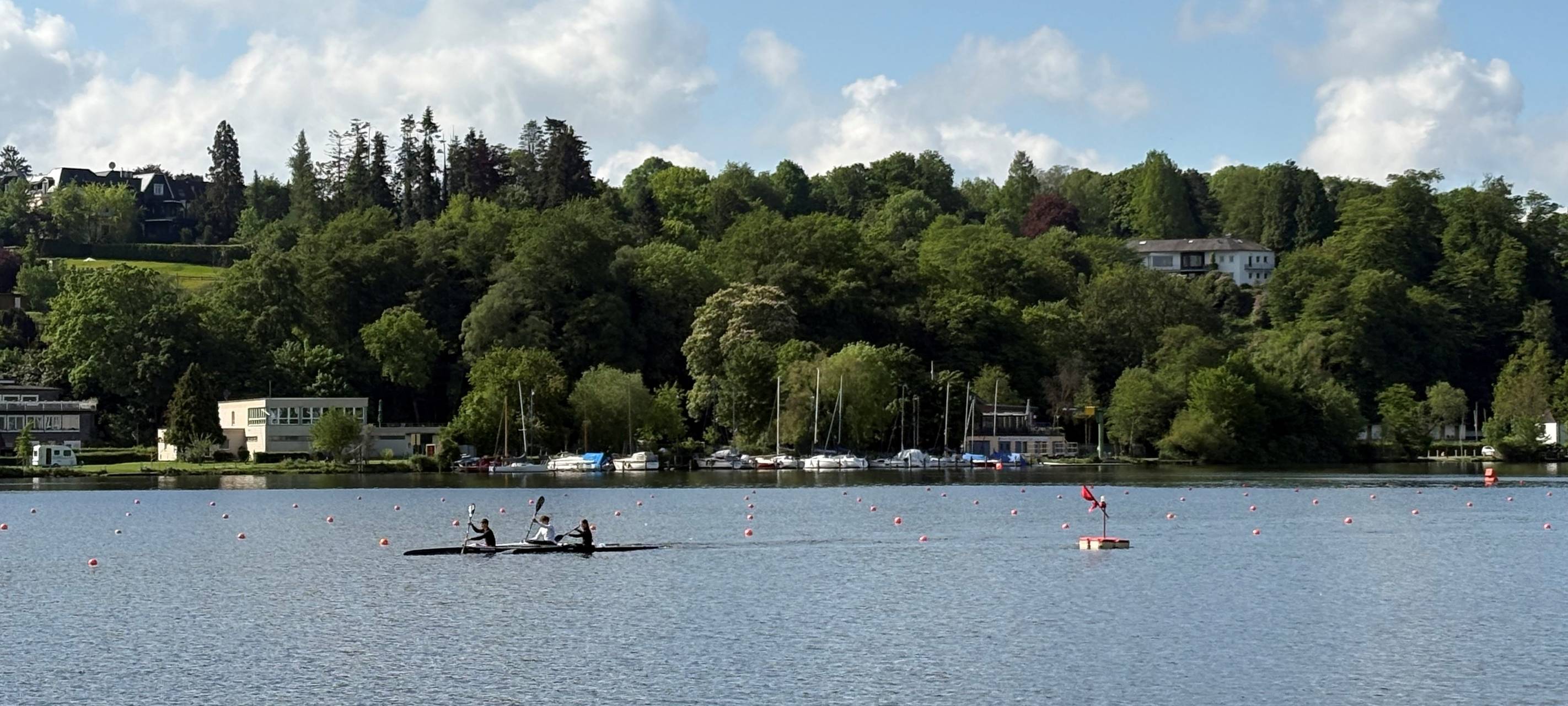 Großeinsatz am Baldeneysee in Essen: Feuerwehr sucht vermisstem Mann