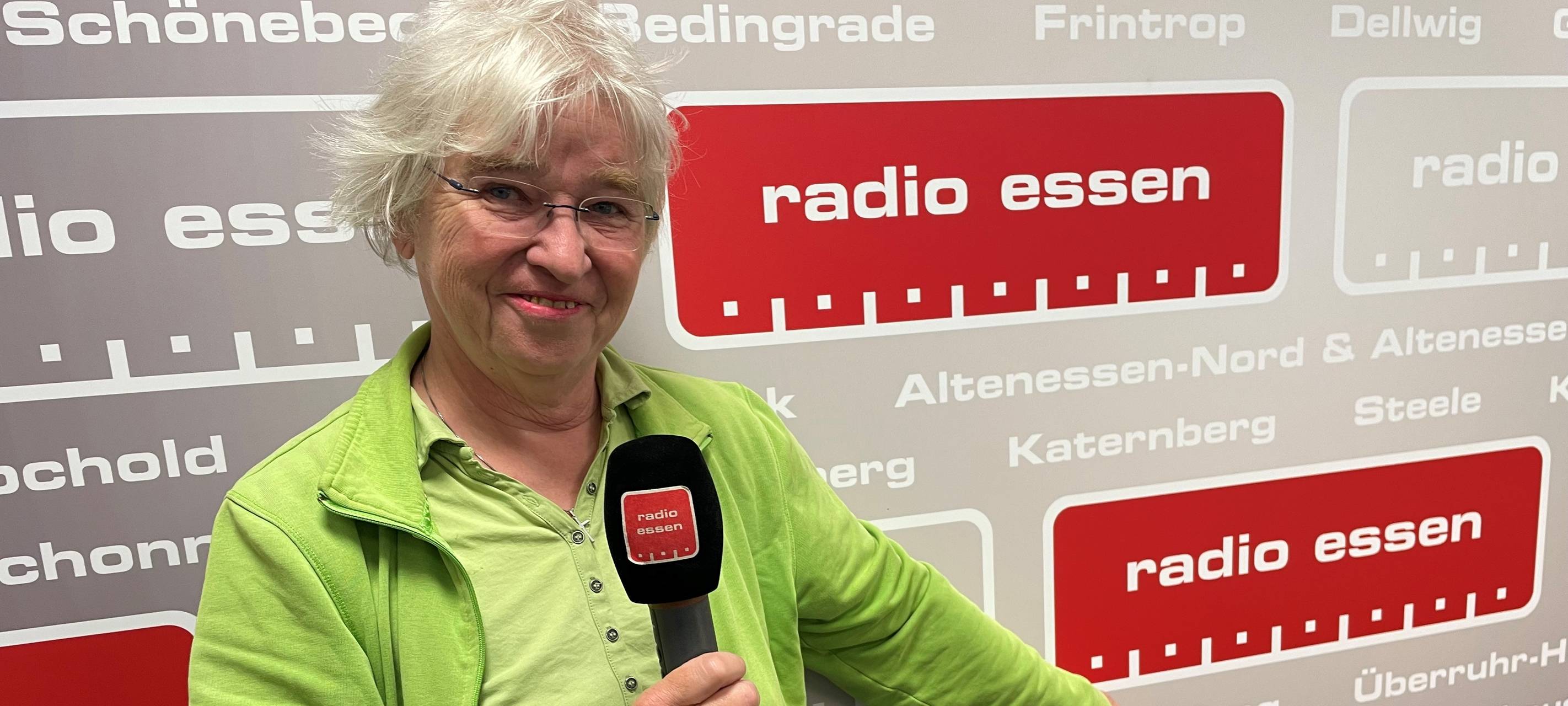 Frau aus Essen recherchiert historische Stadtgeschichte