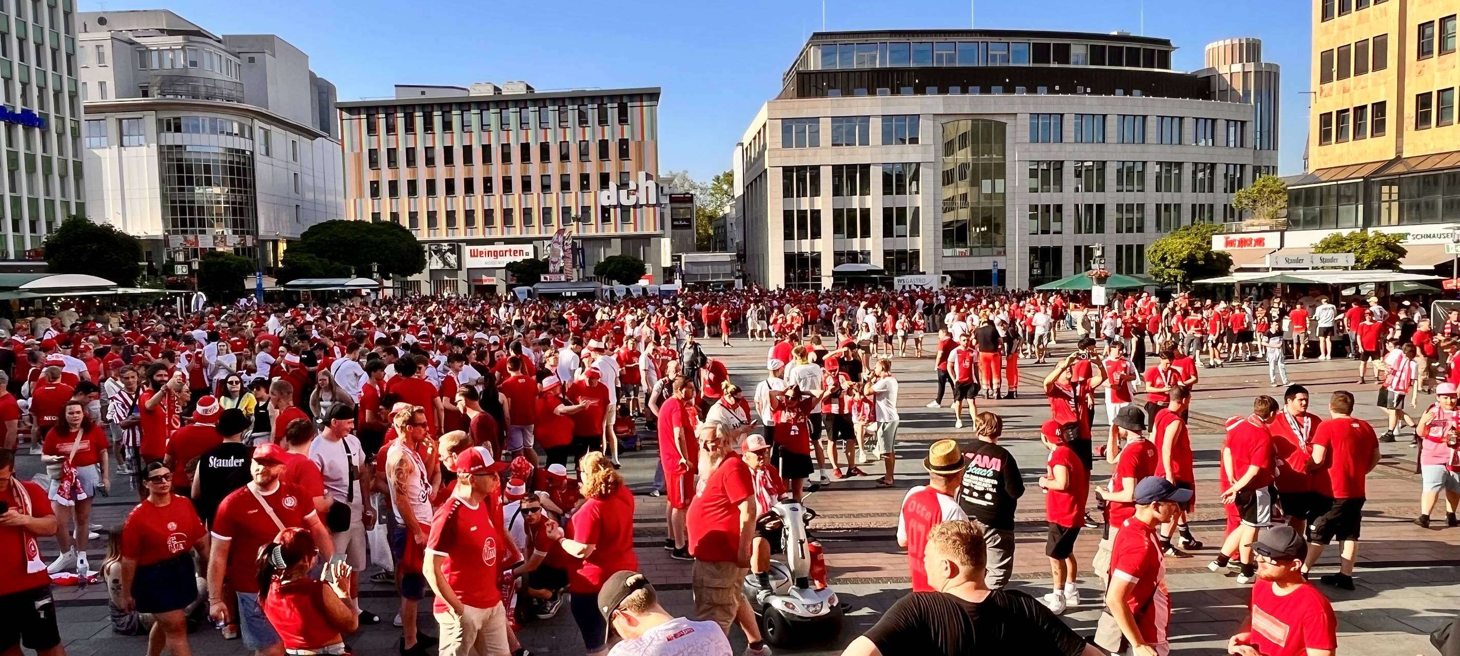 Rot-Weiss Essen: Public Viewing auf dem Kennedyplatz