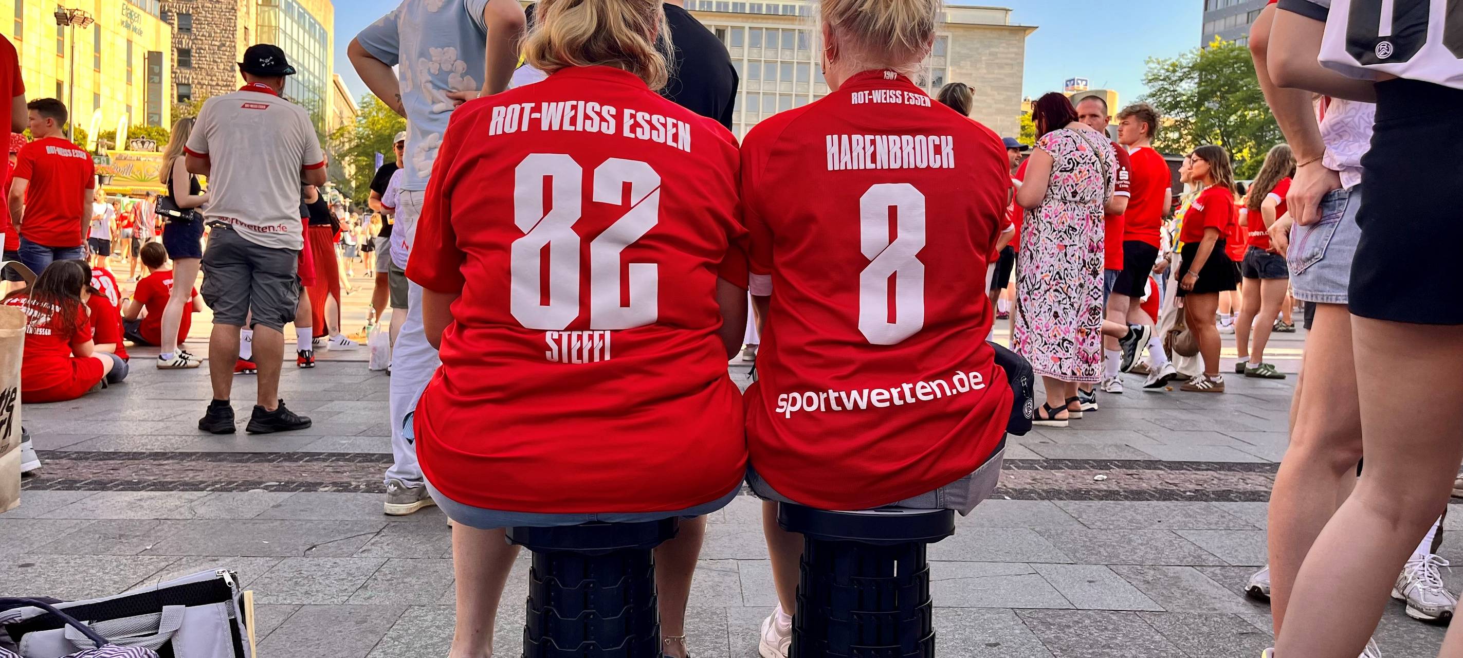 Rot-Weiss Essen: Public Viewing auf dem Kennedyplatz