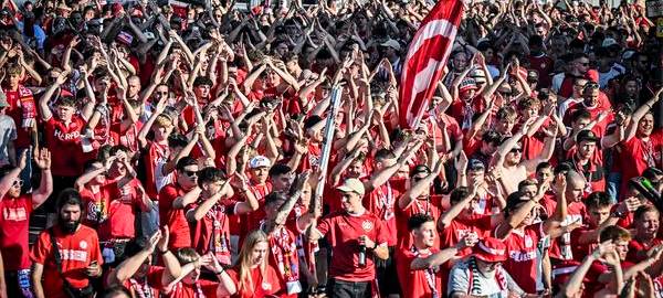 Rot-Weiss Essen: Public Viewing auf dem Kennedyplatz