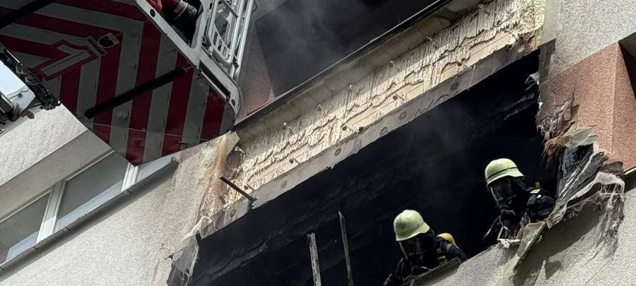 Feuer an wichtiger Straße in Essen