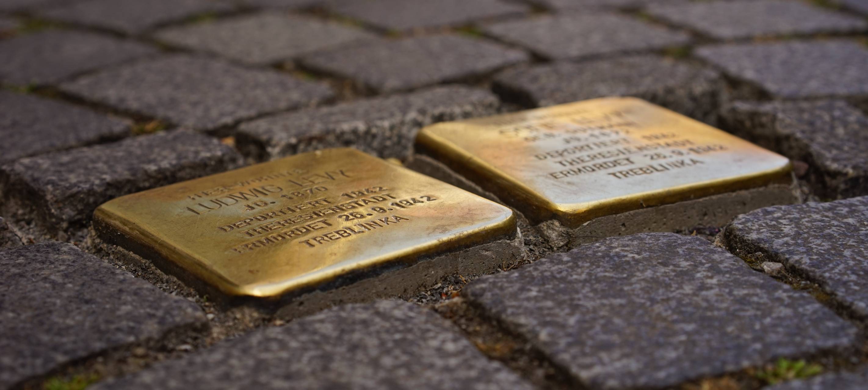 Neue Stolpersteine in Essen erinnern an NS-Opfer