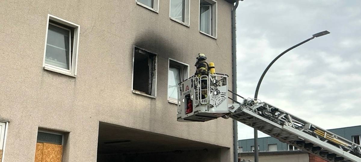 Brand in Essen - Feuerwehr findet Person