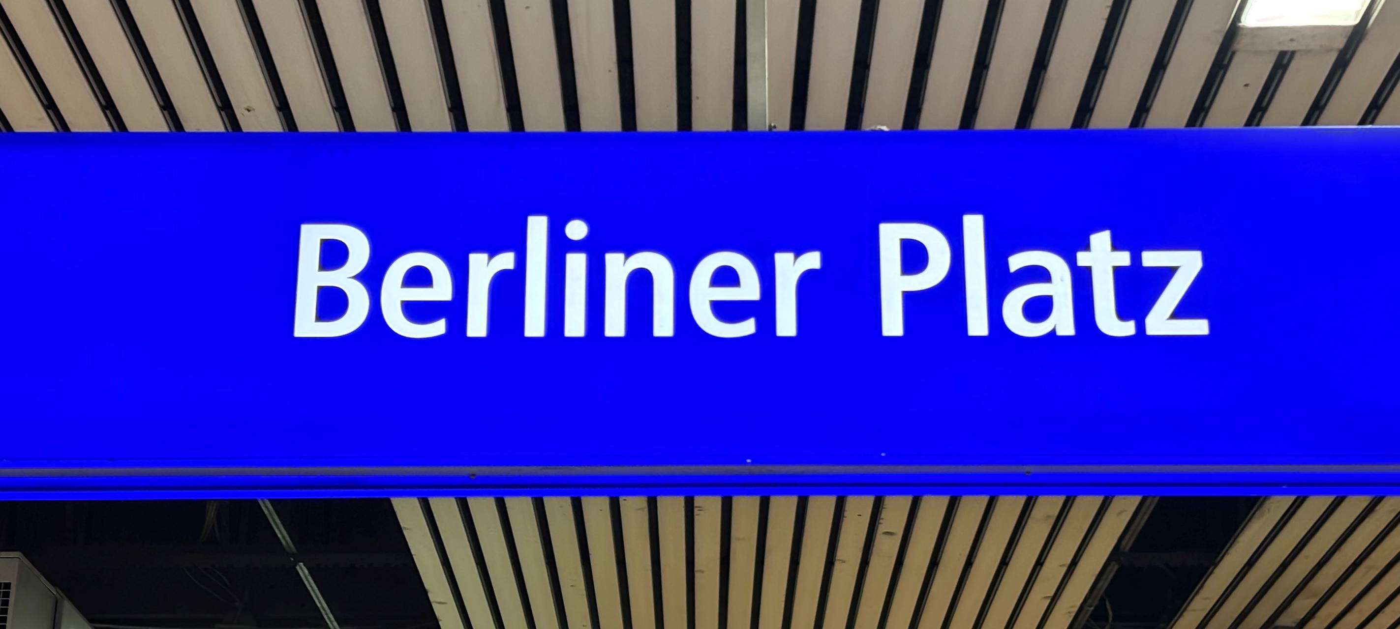 Riesige Ruhrbahn-Baustelle in Essen - das trifft viele Fahrgäste!
