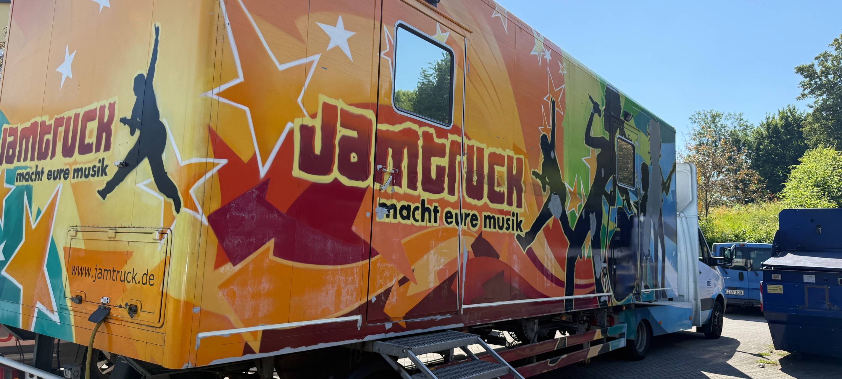Mobiler Proberaum in Essen - Jamtruck macht Halt an Schulen