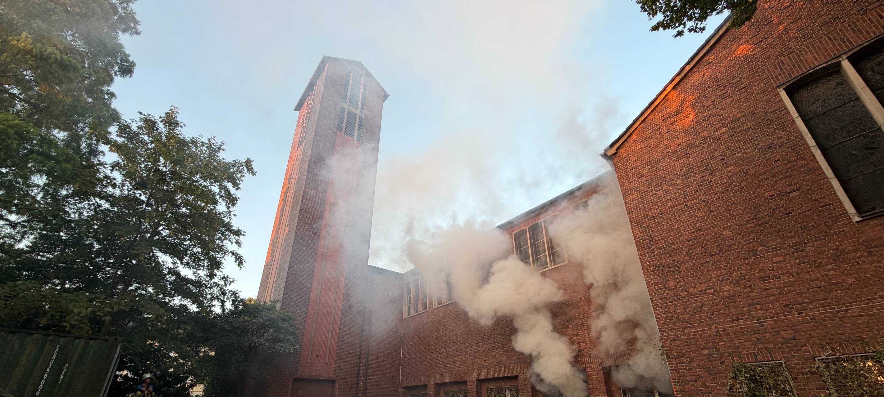 Brand in stillgelegter Kirche in Essen