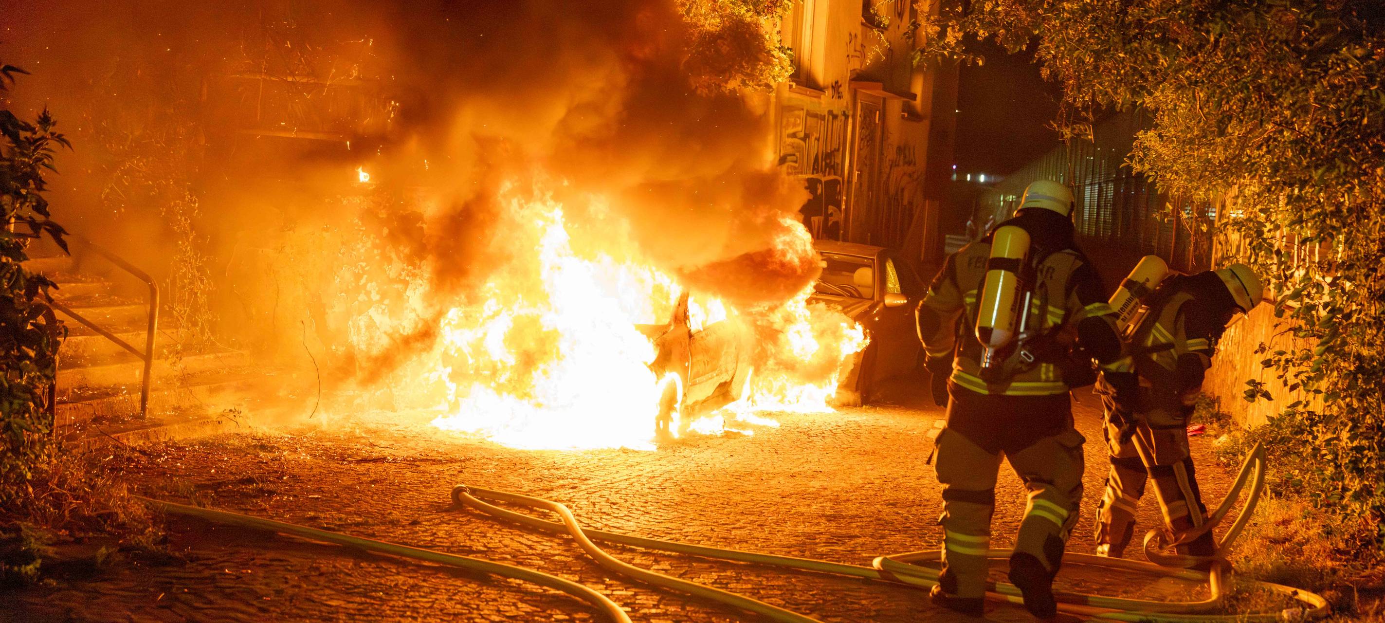 Brennende Autos in Essen - starke Rauchentwicklung