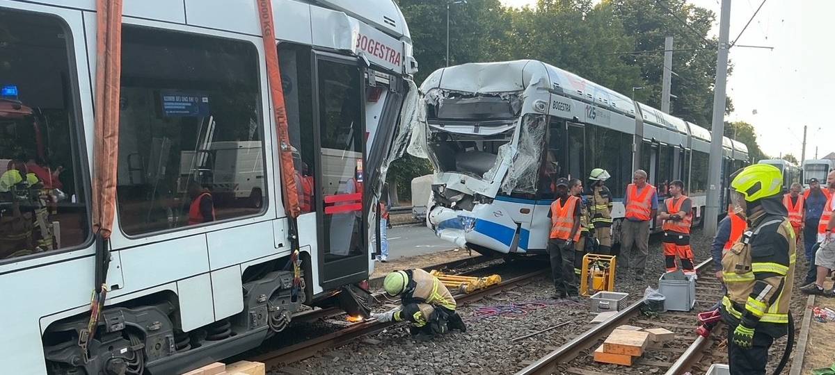 Feuerwehr Essen hilft bei schwerem Straßenbahn-Unfall