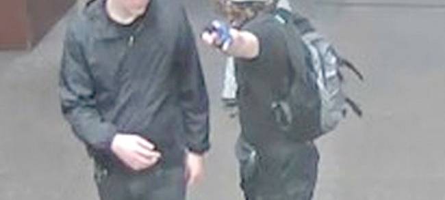 Jugendliche rauben in Essen Mann aus - Fotofahndung