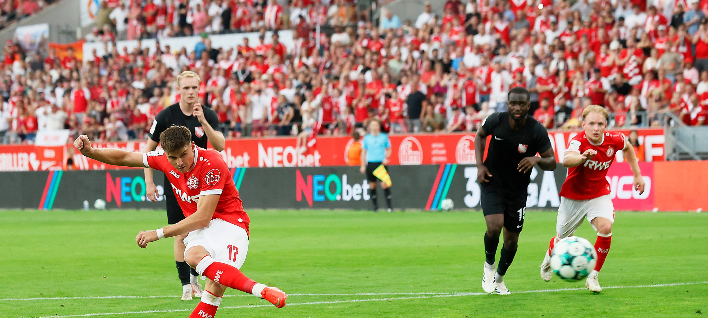 RWE gewinnt erstes Heimspiel - Hüning:" Sehr verdienter Sieg"