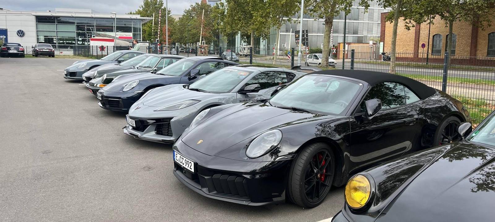 Sportwagenfahrer in Essen sammeln 20.000 Euro