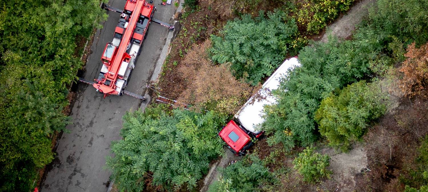 Essen: Tanklaster mit Propan gerät in Schräglage