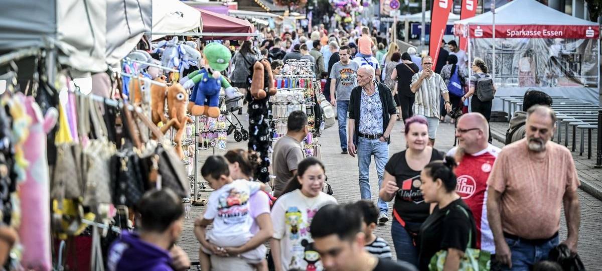 Stadtteilfest in Essen startet mit Kirmes und Musik