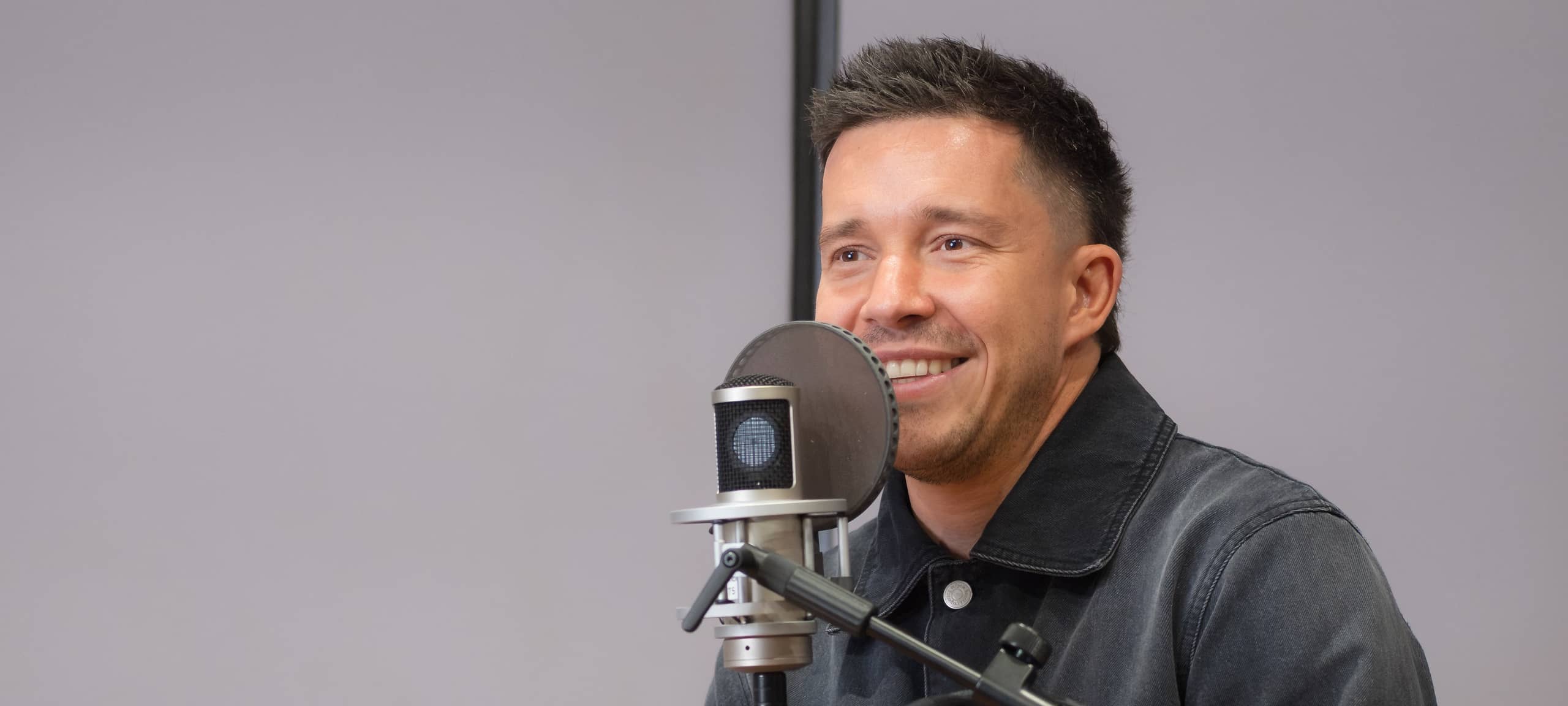 Nico Santos im Interview mit Radio Essen und WAZ Essen