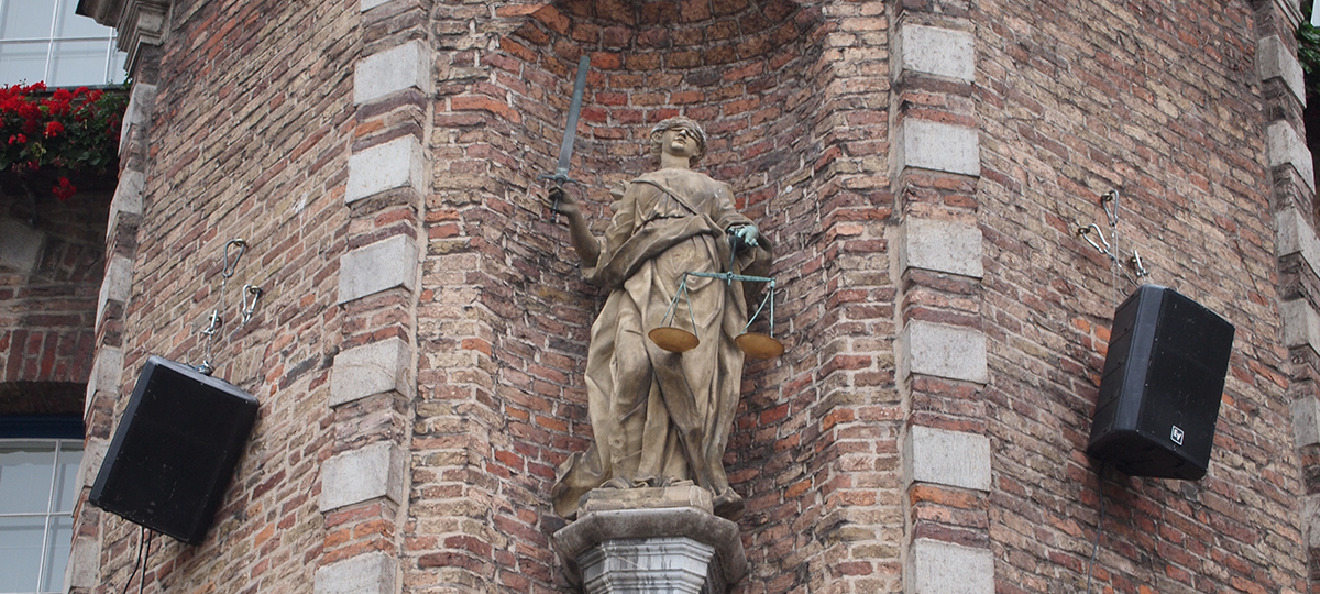 Arbeitsgericht Essen: Frau soll das für eine Kollegin gesammelte Geld gestohlen haben