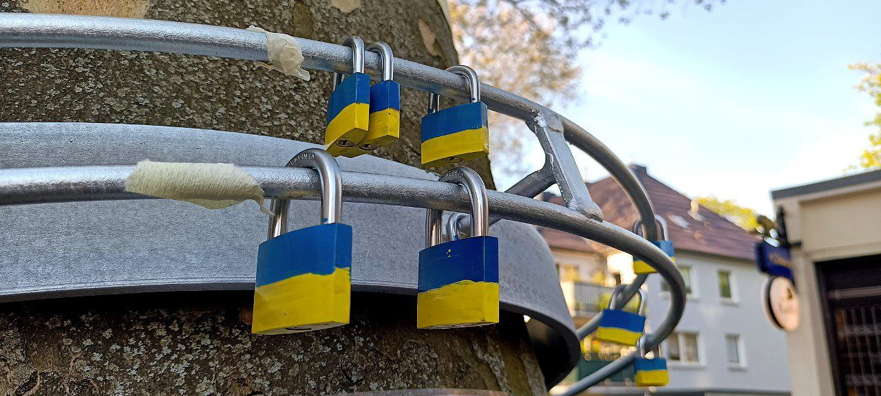 Dieser Baum in Essen ist der "Friedensbaum" für die Ukraine.