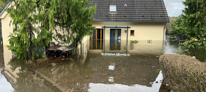 Haus in Essen-Überruhr im Wasser