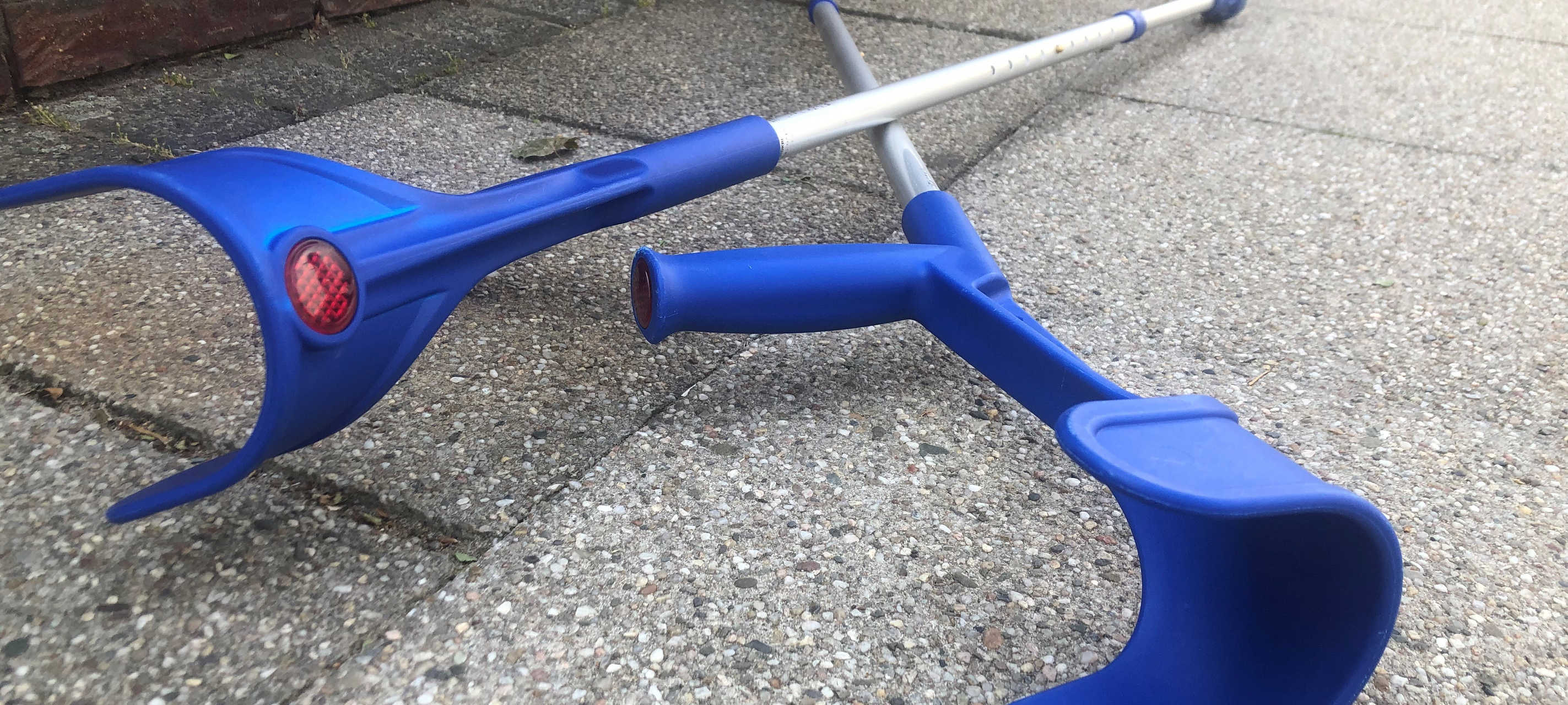 Ein Dieb in Essen konnte nicht rechtzeitig vom Tatort flüchten, weil er Krücken hatte aufgrund einer Verletzung.