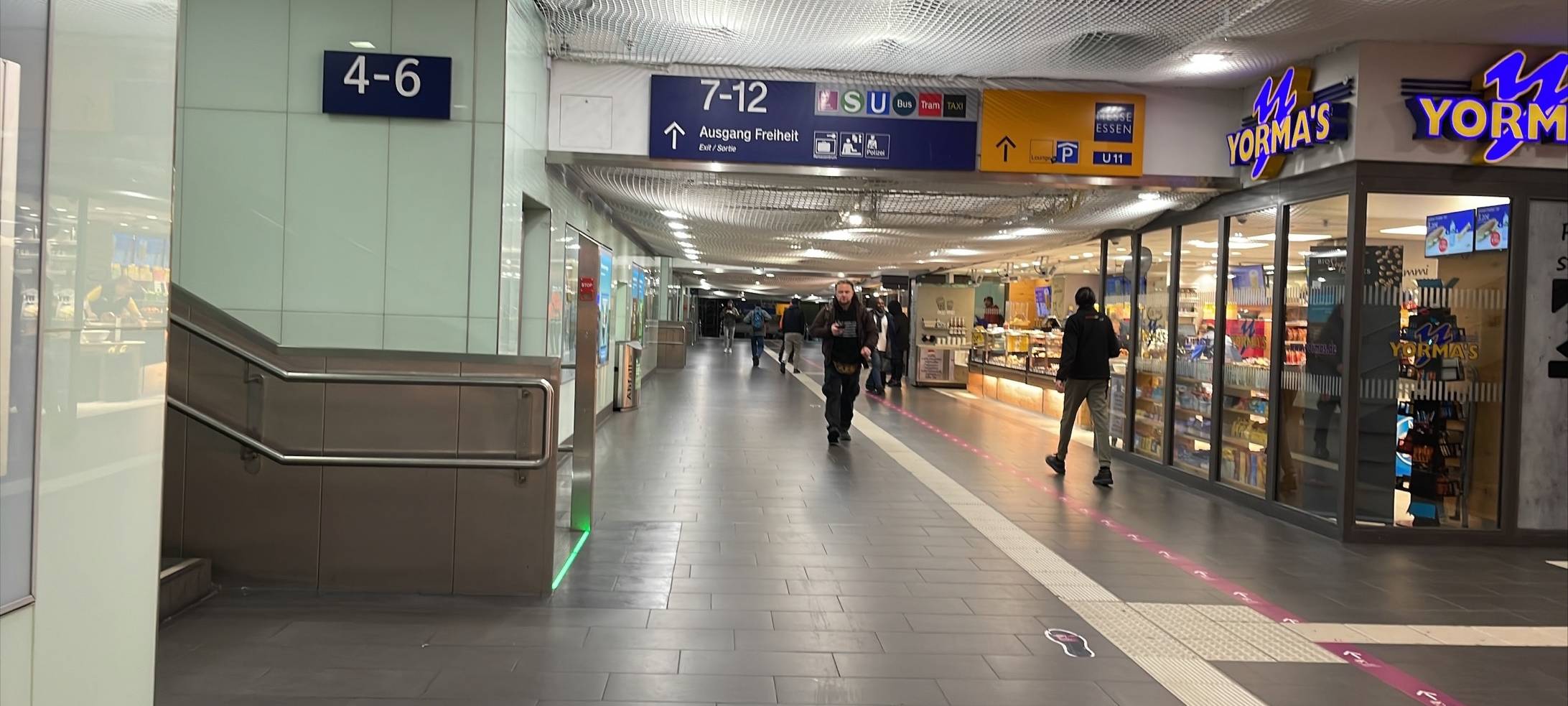 Der Essener Hauptbahnhof gegen 6 Uhr.