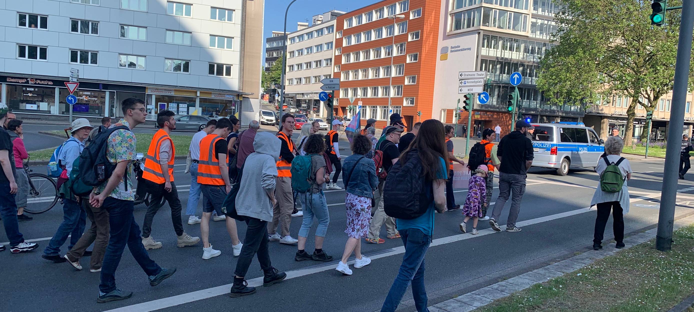 Demonstration in Essen: Letzte Generation blockiert Straße