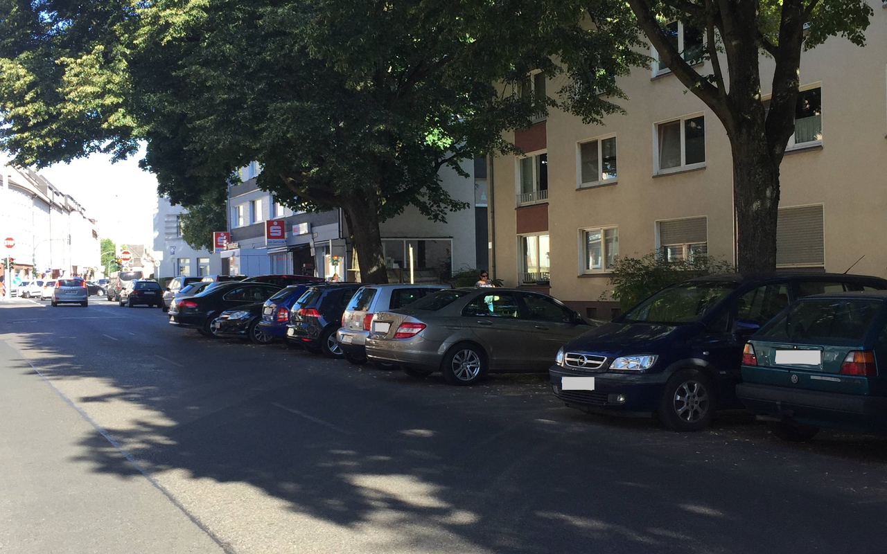 Parkplätze Weserstraße in Essen-Bergerhausen