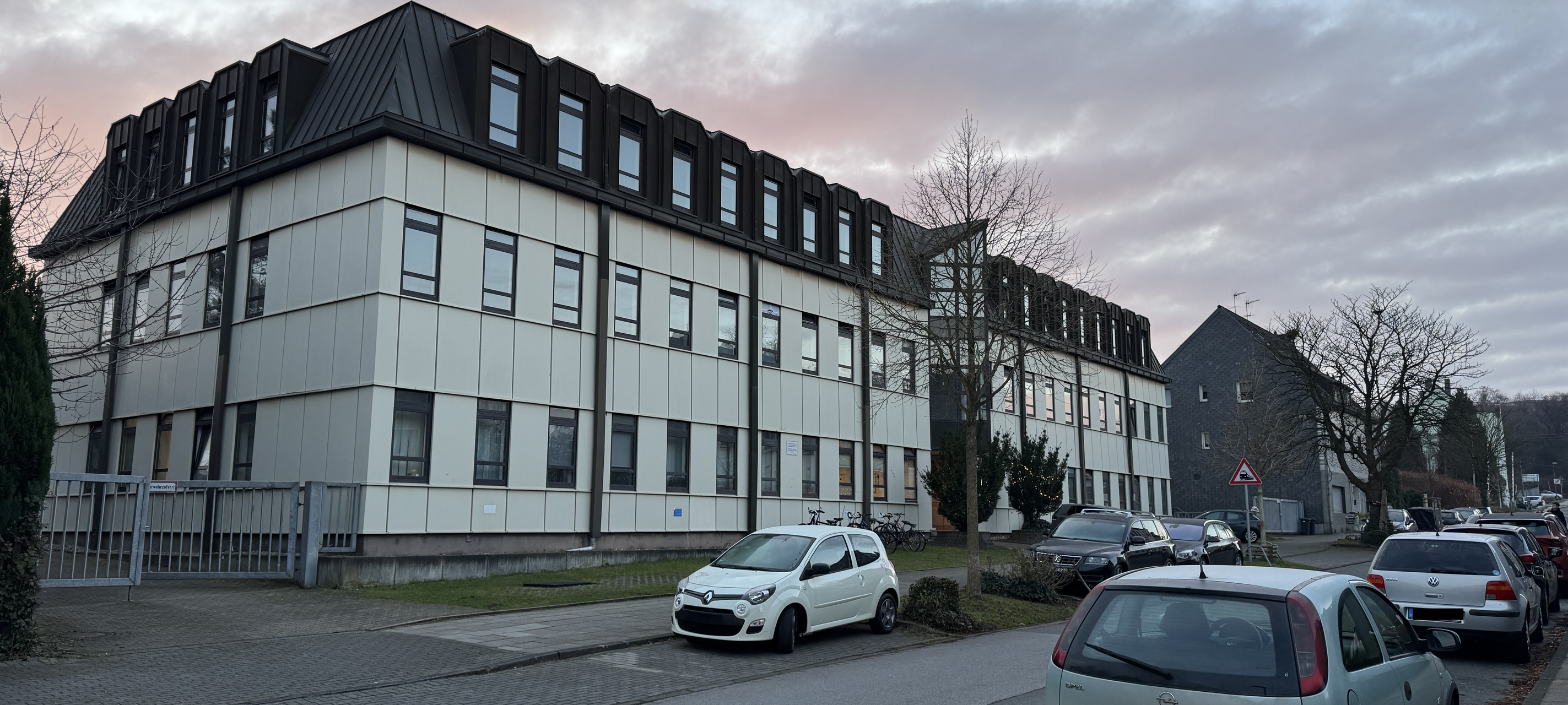 Flüchtlingsunterkunft in Essen: Großeinsatz gegen Schleuser