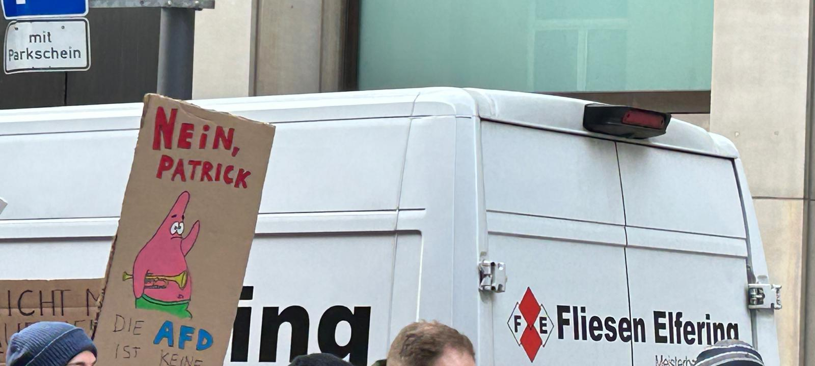 Schulen aus Essen demonstrieren für Vielfalt - "Schule bleibt bunt"