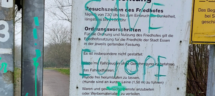 Nordfriedhof Essen: Schmierereien auf Infotafeln des islamischen Bestattungsfeldes