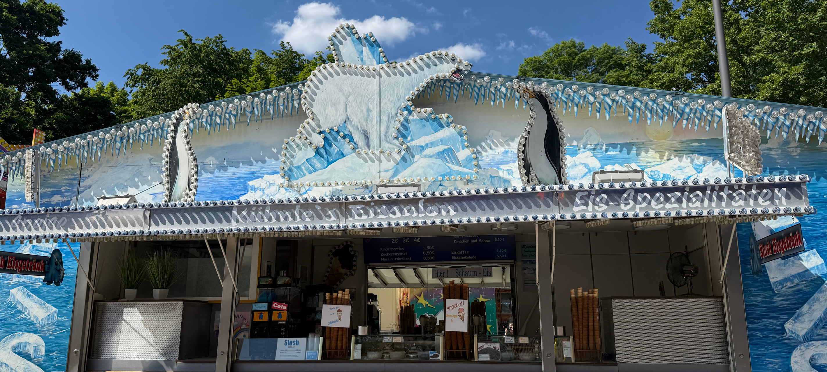 Buntes Programm in Essen auf der Pfingstkirmes