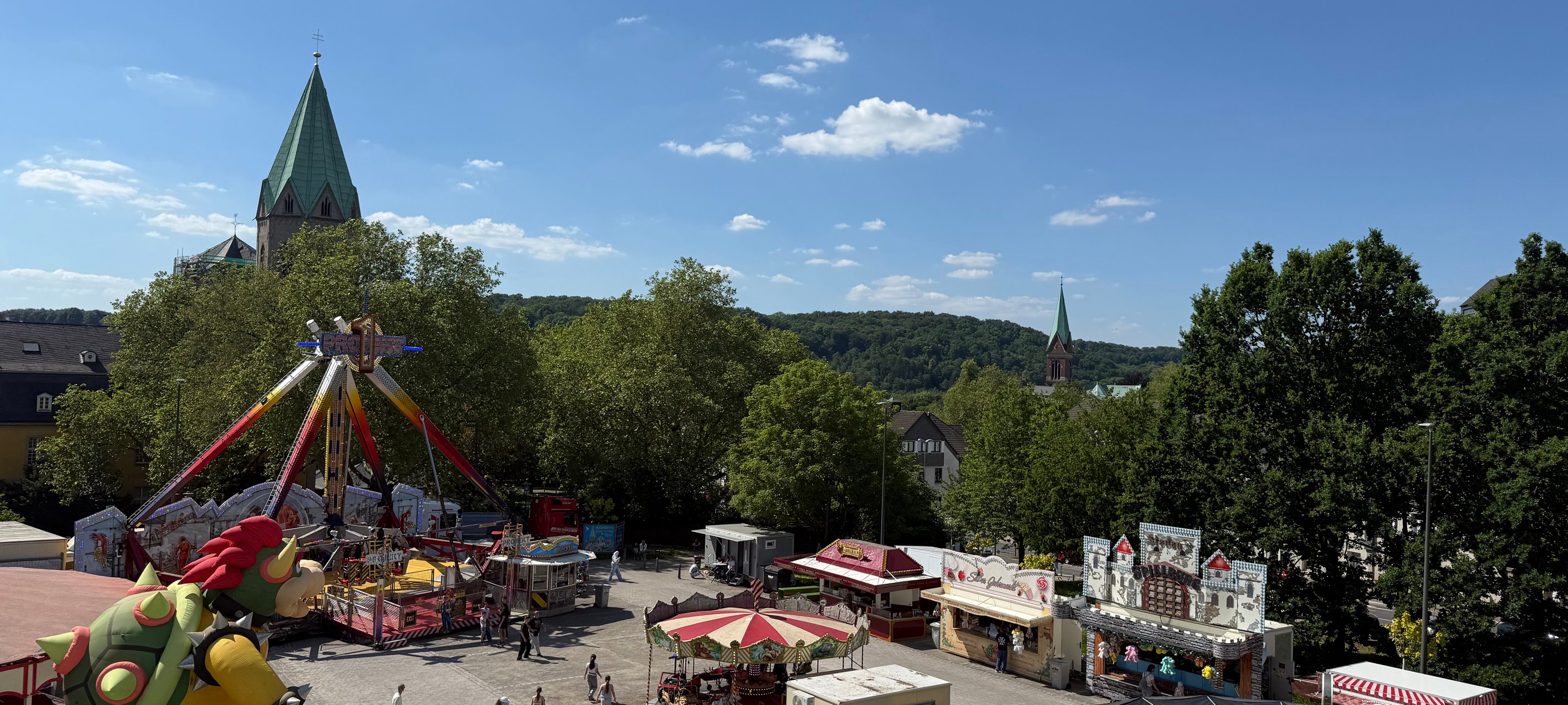 Buntes Programm in Essen auf der Pfingstkirmes