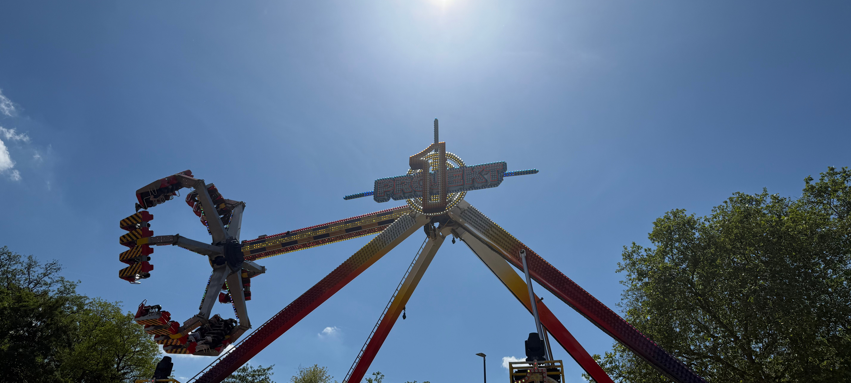 Buntes Programm in Essen auf der Pfingstkirmes