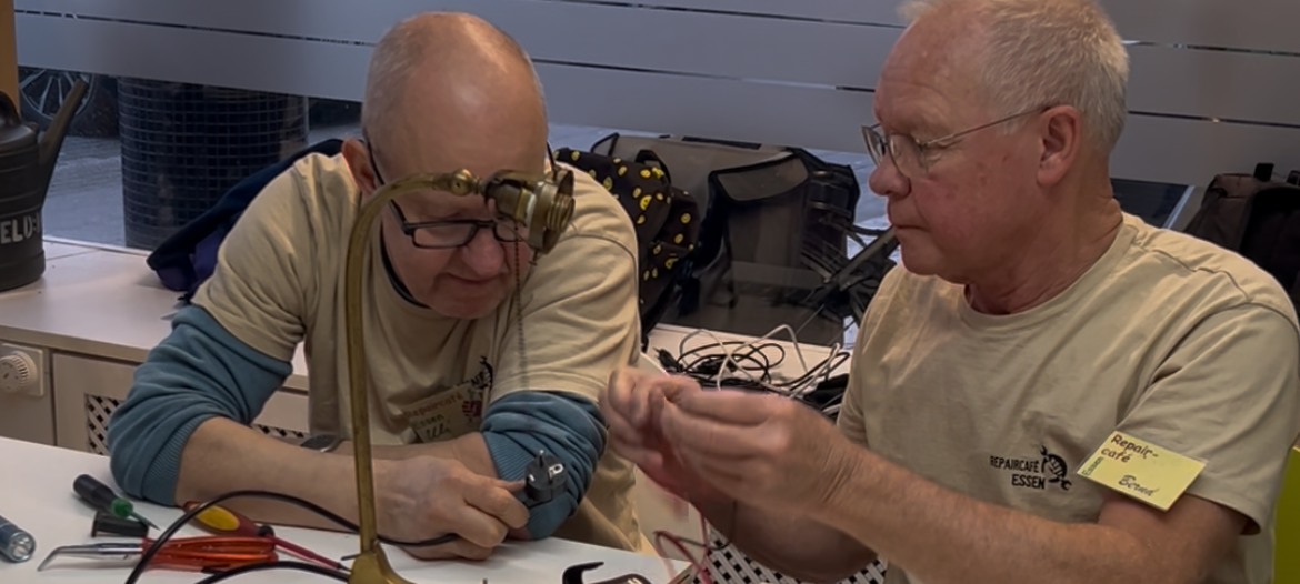 Repaircafé in Essen: Ehrenamtliche retten kaputte Geräte