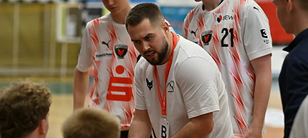 TUSEM Essen holt Kenji Hövels als neuen Cheftrainer