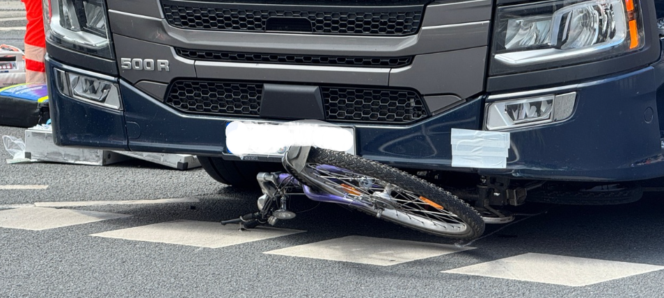 Schwerer Unfall in Essen - Kreuzung komplett gesperrt