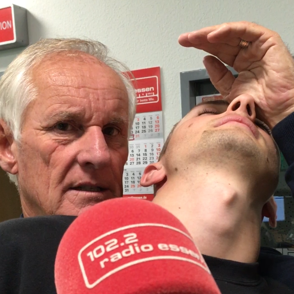 Joshua Windelschmidt von Radio Essen wird von Pharo hypnotisiert